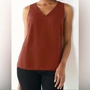 Sleeveless V-neck tank top